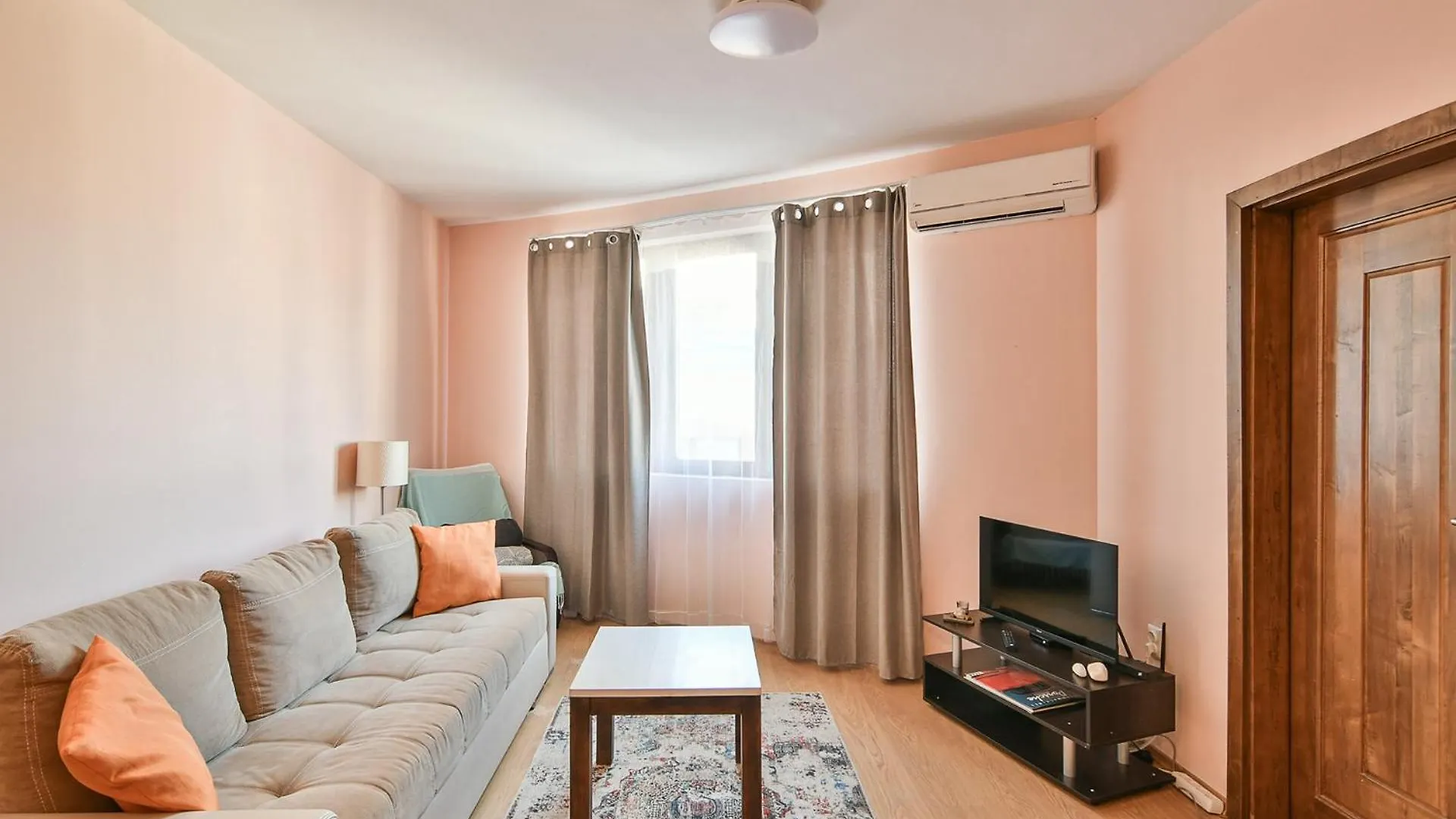 Two Bedroom On A Budget At Briz Area Warna
